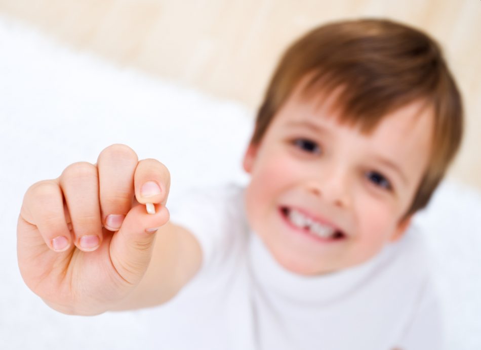 eccolo-il-primo-dentino-caduto