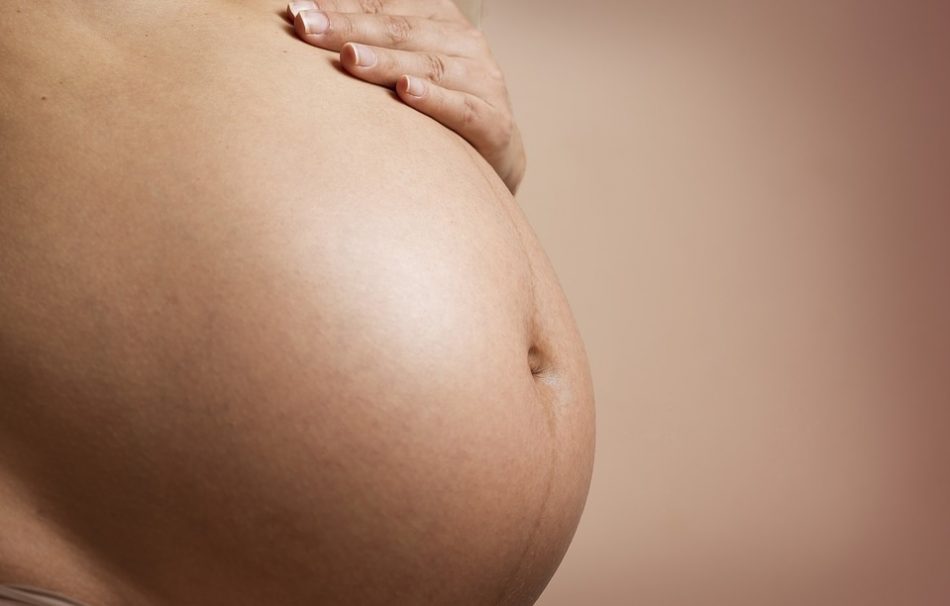 come-prevenire-le-smagliature-in-gravidanza