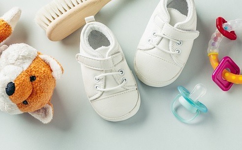 come-scegliere-le-prime-scarpette-per-bambini