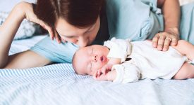 cosleeping-perche-al-bambino-fa-bene-dormire-nel-lettone