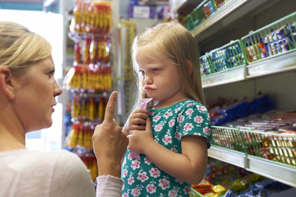 mamma-dice-al-figlio-sei-una-seccatura