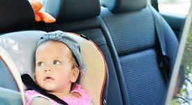 bambini-dimenticati-in-auto-ecco-alcune-soluzioni