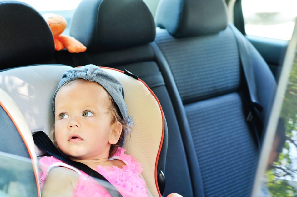 bambini-dimenticati-in-auto-ecco-alcune-soluzioni