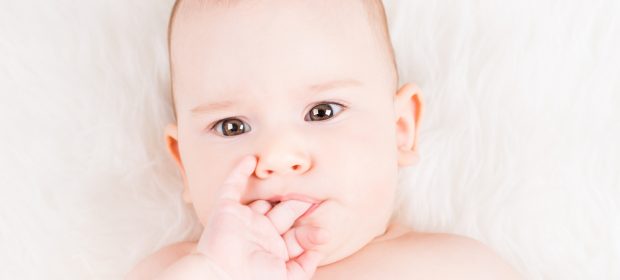 i-prodotti-per-lenire-i-dolori-da-dentizione-possono-causare-danni-ai-bambini