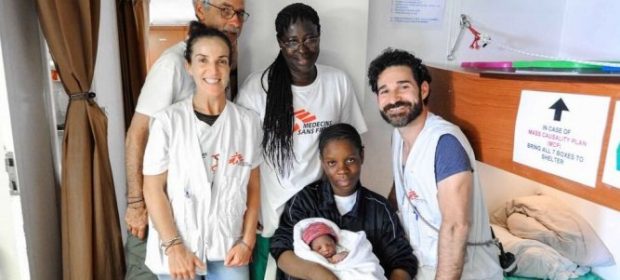 la-storia-di-miracle-bimbo-nato-su-una-nave-che-presta-soccorso-ai-migranti-clandestini