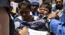 le-grida-dei-bambini-migranti-separati-dai-genitori