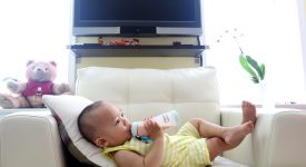 il-bambino-non-dorme-la-soluzione-e-lo-svezzamento-precoce