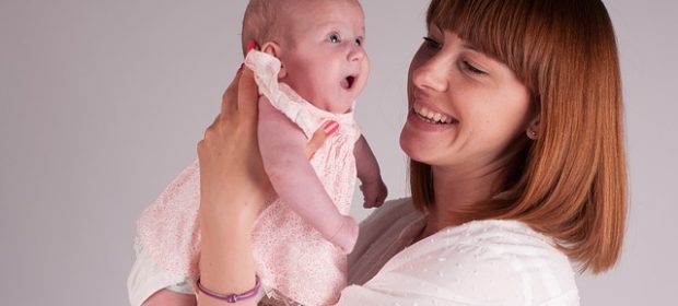 scopre-di-avere-un-tumore-al-seno-in-gravidanza-una-cura-sperimentale-salva-lei-e-il-bambino