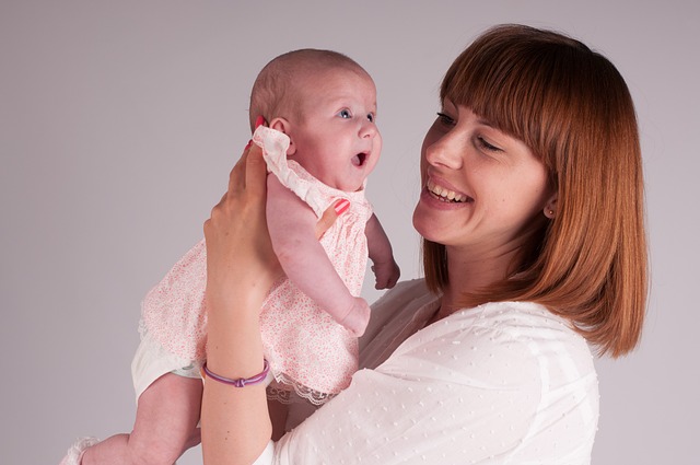 scopre-di-avere-un-tumore-al-seno-in-gravidanza-una-cura-sperimentale-salva-lei-e-il-bambino