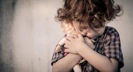 mamma-denunciata-per-abbandono-lascia-il-figlio-dal-vicino-senza-tornare-a-prenderlo