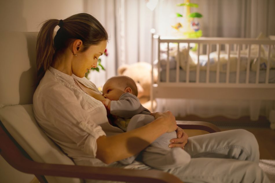 allattamento-al-seno-gli-effetti-benefici-degli-ormoni-sul-cervello-della-mamma