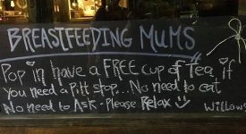 te-gratis-alle-mamme-che-allattano-lidea-di-un-bar-australiano
