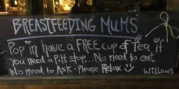 te-gratis-alle-mamme-che-allattano-lidea-di-un-bar-australiano