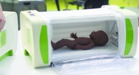 neonati-lincubatrice-gonfiabile-e-low-cost-mom-combatte-la-mortalita-infantile-nel-terzo-mondo