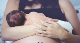 la-maternita-e-promettersi-a-uno-sconosciuto