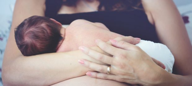 la-maternita-e-promettersi-a-uno-sconosciuto