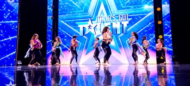 la-danza-in-fascia-arriva-sul-palco-di-italias-got-talent-mamme-e-bambini-conquistano-il-pubblico
