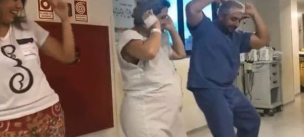 il-ginecologo-brasiliano-che-fa-ballare-le-mamme-durante-il-travaglio