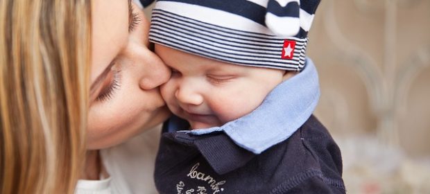 un-bacio-al-proprio-piccolo-lo-fa-guarire-prima-lo-straordinario-risultati-di-una-ricerca