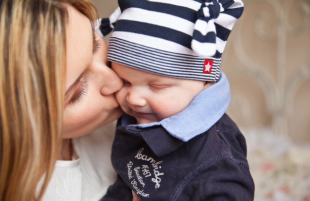 un-bacio-al-proprio-piccolo-lo-fa-guarire-prima-lo-straordinario-risultati-di-una-ricerca