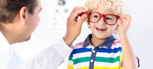 bambini-e-occhiali-da-vista-come-abituarli