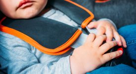 sicurezza-in-auto-chicco-ricambia-componente-del-suo-ovetto