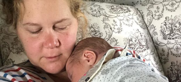 amy-schumer-il-racconto-su-instagram-di-una-mamma-normale