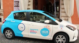 bambin-gesu-unauto-per-la-raccolta-del-latte-materno