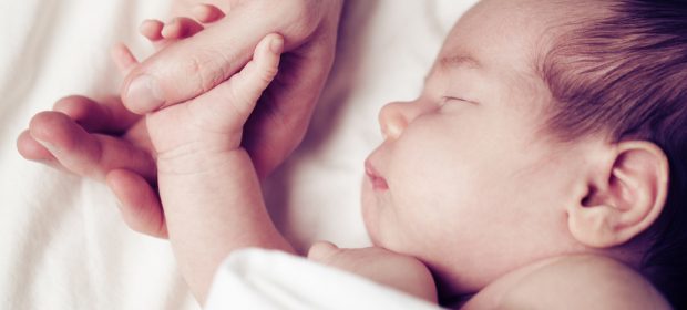 odore-della-neomamma-aiuta-il-legame-tra-papa-e-bebe