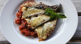 il-ristorante-che-aiuta-a-partorire-grazie-a-una-parmigiana