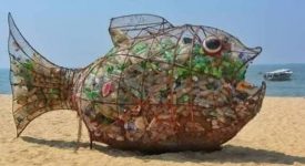 spiagge-plastic-free-ad-andora-la-scultura-per-la-raccolta-della-plastica