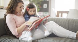 leggere-sempre-lo-stesso-libro-al-proprio-figlio-lo-rende-piu-intelligente-lo-dice-la-scienza