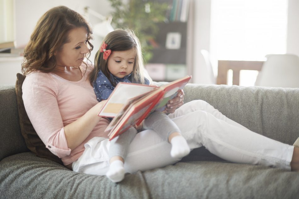 leggere-sempre-lo-stesso-libro-al-proprio-figlio-lo-rende-piu-intelligente-lo-dice-la-scienza