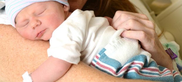 neonata-tolta-e-poi-riaffidata-ai-genitori-era-risultata-positiva-alla-cocaina-per-errore