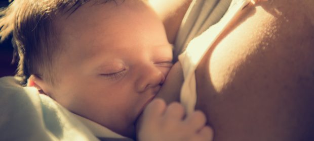 settimana-mondiale-dellallattamento-solo-4-bambini-su-10-nel-mondo-vengono-allattati-esclusivamente-al-seno