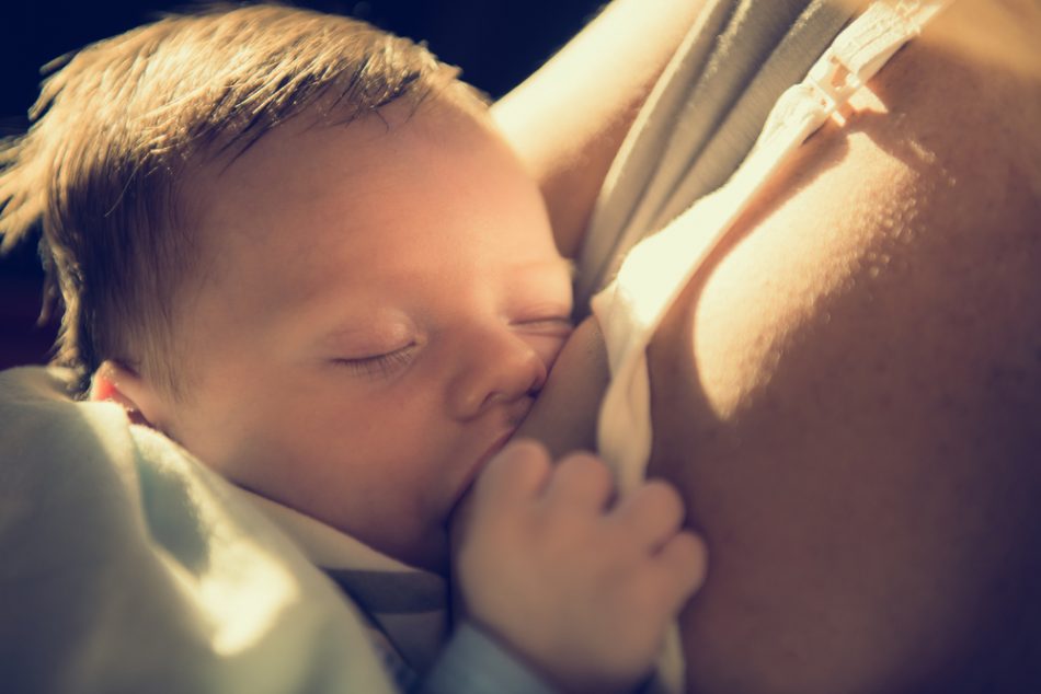 settimana-mondiale-dellallattamento-solo-4-bambini-su-10-nel-mondo-vengono-allattati-esclusivamente-al-seno