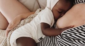 allattare-un-bambino-adottato-si-puo-la-storia-di-alissa-e-emelia