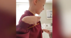 bimbo-autistico-canta-hallelujah-il-video-che-ha-commosso-il-web