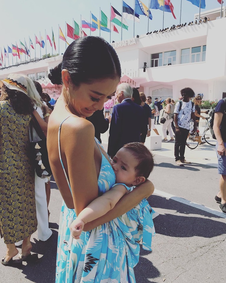 festival-del-cinema-di-venezia-lattrice-sachiko-fukumoto-alla-sul-red-carpet
