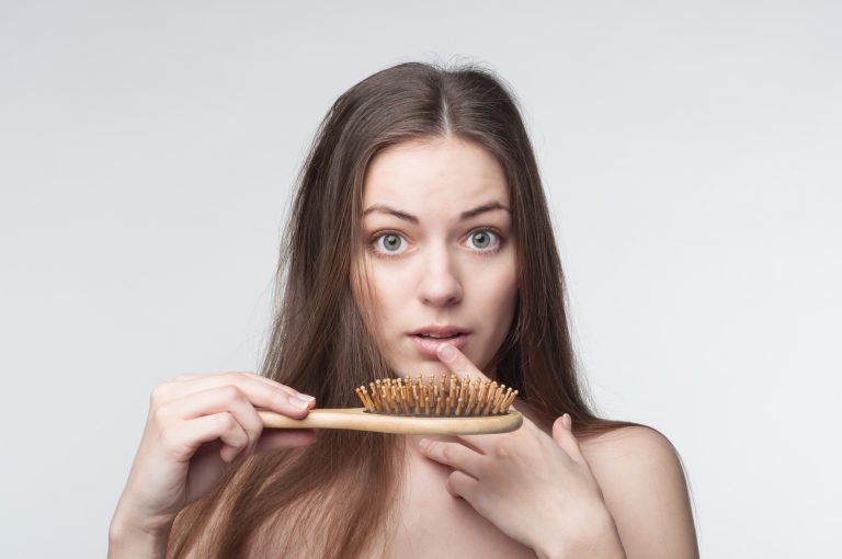 Perchè si perdono i capelli dopo il parto? Maternita.it