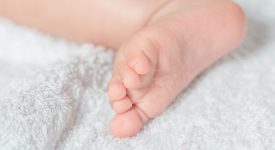 bimba-indiana-nasce-con-4-gambe-e-3-mani-presto-lintervento