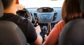 torino-lasciano-i-figli-da-soli-a-casa-per-andare-a-ballare