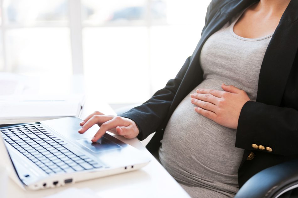 al-lavoro-fino-al-nono-mese-di-gravidanza-la-circolare-dellinps-e-i-requisiti