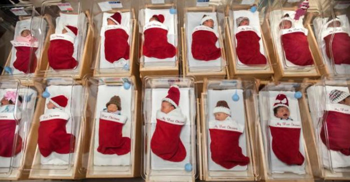 neonati-dentro-una-calza:-la-tenera-tradizione-di-un-ospedale-americano