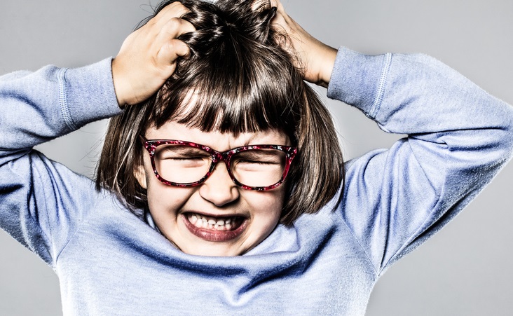 tricotillomania-bambini-si-tirano-i-capelli