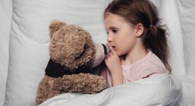 strani-comportamenti-dei-bambini