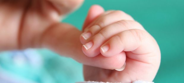 unghie-dei-neonati-come-prendersene-cura