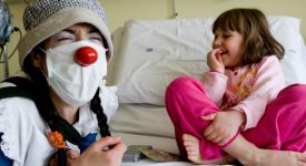dottori-del-sorriso:-"non-lasciamoli-soli"-videochiamate-per-far-divertire-i-bambini-in-reparto