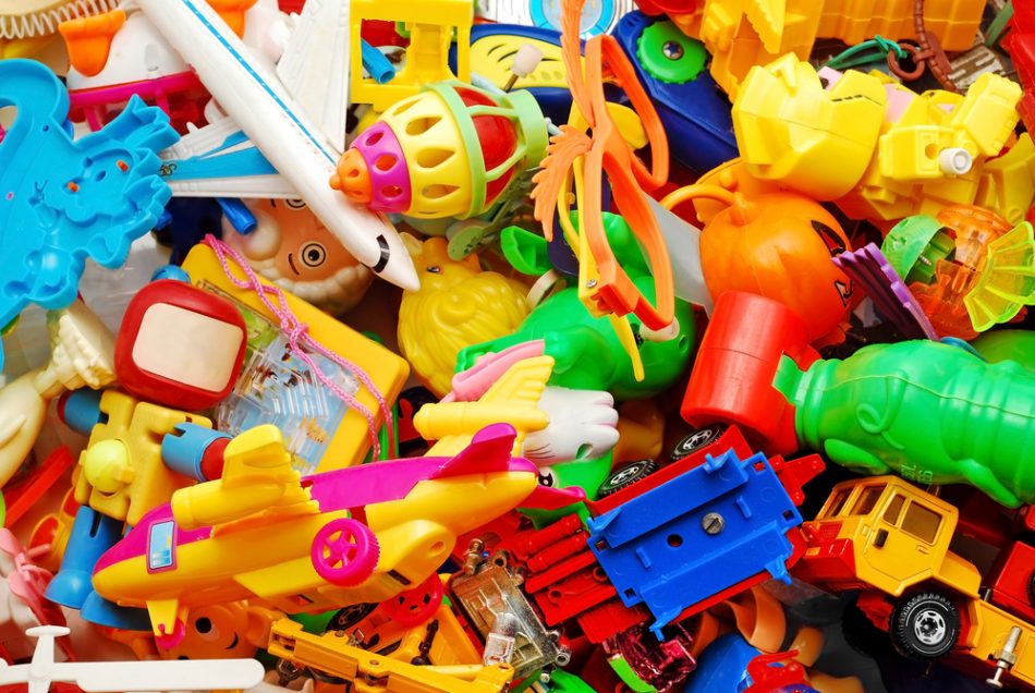 meno-giocattoli,-piu-interazione:-ecco-di-cosa-ha-bisogno-tuo-figlio