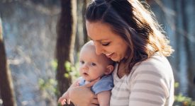 perche-bambini-vogliono-stare-in-braccio